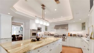 Choosing the Right Paint Colors for the Interior of Your Home