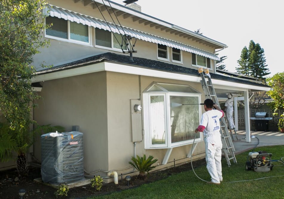 Painters of One Way Painting power washing an Orange County home